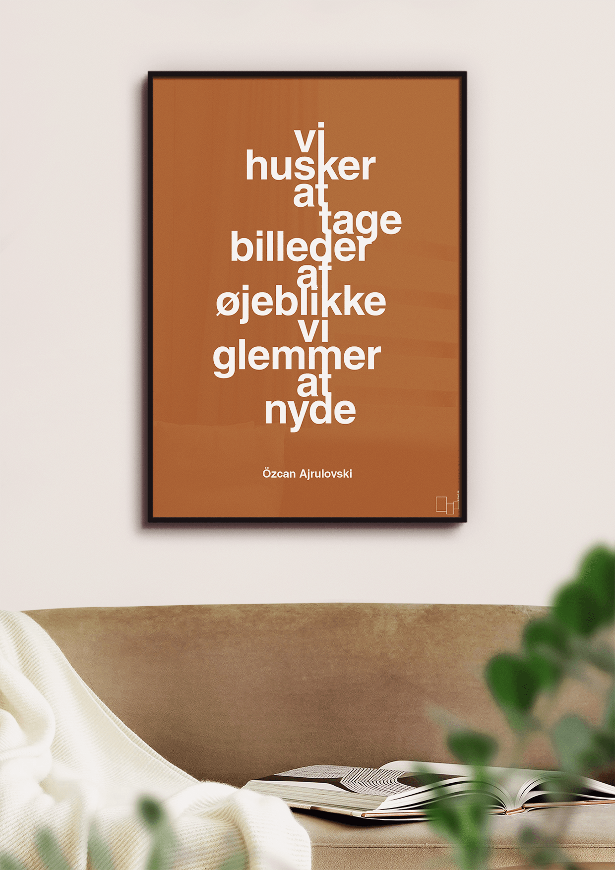 plakat: vi husker at tage billeder af øjeblikke vi glemmer at nyde - bubble shell-Forfatter-A1two3