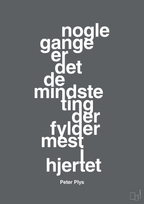 plakat: nogle gange er det de mindste ting der fylder mest i hjertet - graphic charcoal-Børnebogsfigur-A1two3