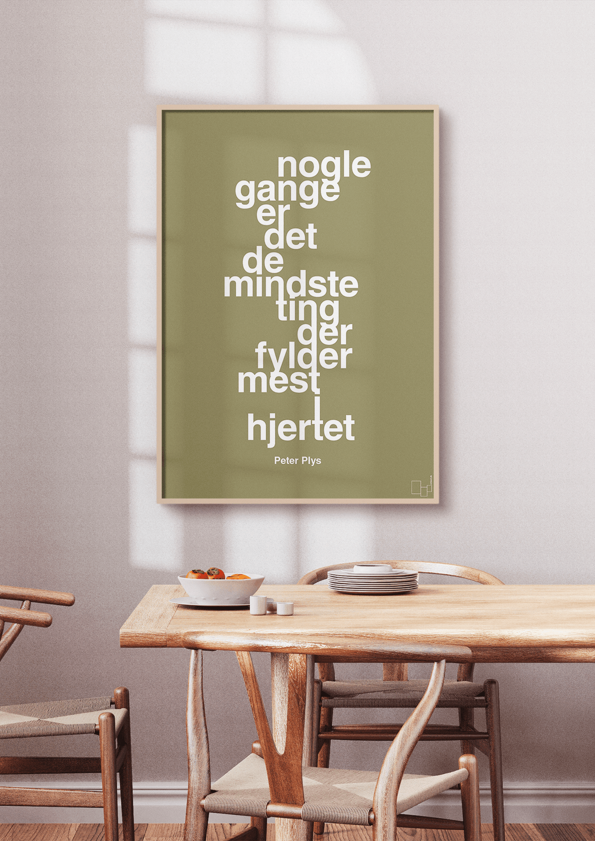 plakat: nogle gange er det de mindste ting der fylder mest i hjertet - broken beige-Børnebogsfigur-A1two3
