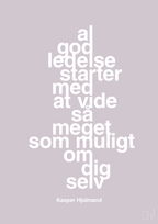 plakat: al god ledelse starter med at vide så meget som muligt om dig selv - dusty lilac-Fodbold-A1two3