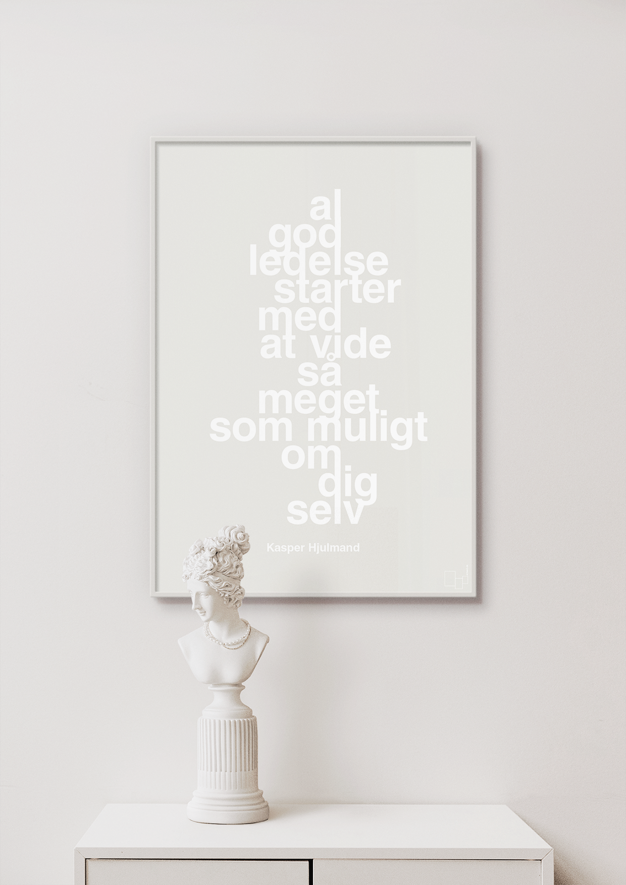 plakat: al god ledelse starter med at vide så meget som muligt om dig selv - secret meadow-Fodbold-A1two3