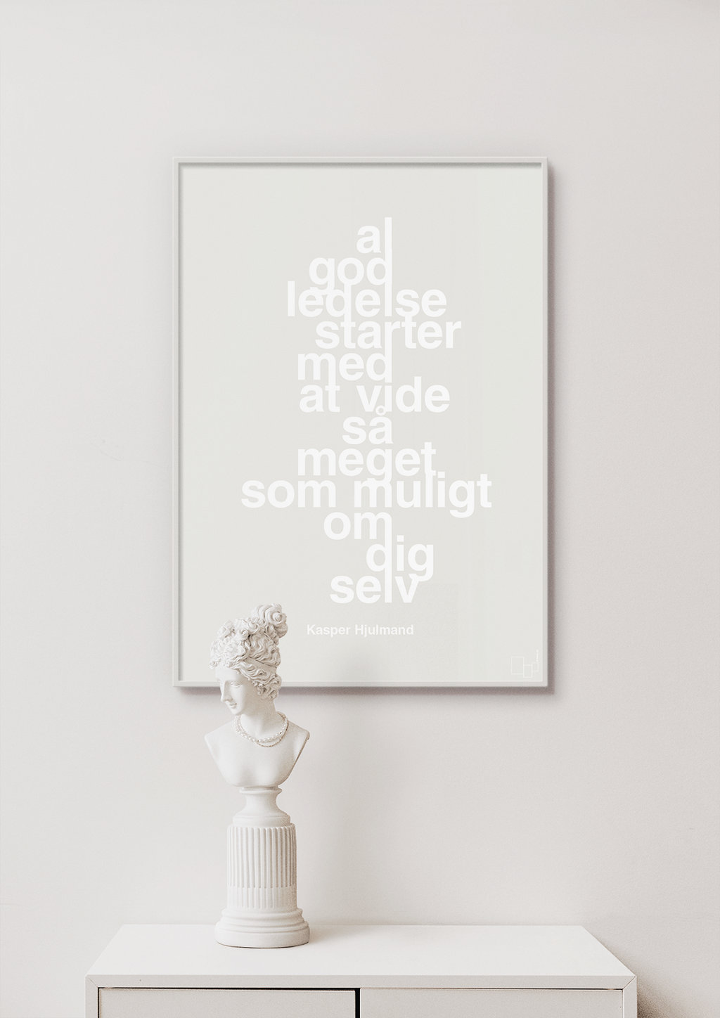 plakat: al god ledelse starter med at vide så meget som muligt om dig selv - red pepper-Fodbold-A1two3