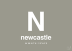 plakat: byplakat newcastle med koordinater - battleship gray-Byer-A1two3