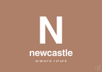 plakat: byplakat newcastle med koordinater - cider spice-Byer-A1two3