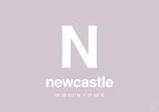 plakat: byplakat newcastle med koordinater - dusty lilac-Byer-A1two3