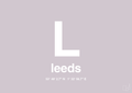 plakat: byplakat leeds med koordinater - dusty lilac-Byer-A1two3